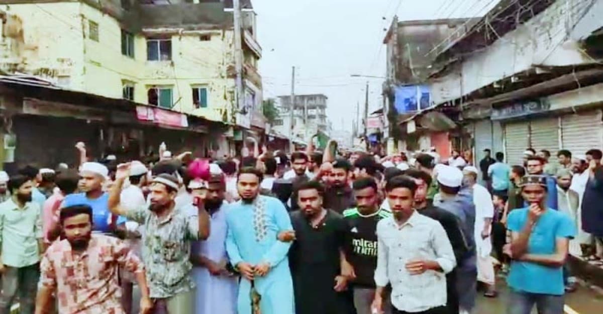 ভোলায় কোটা আন্দোলনকারী শিক্ষার্থীদের বিক্ষোভ মিছিল