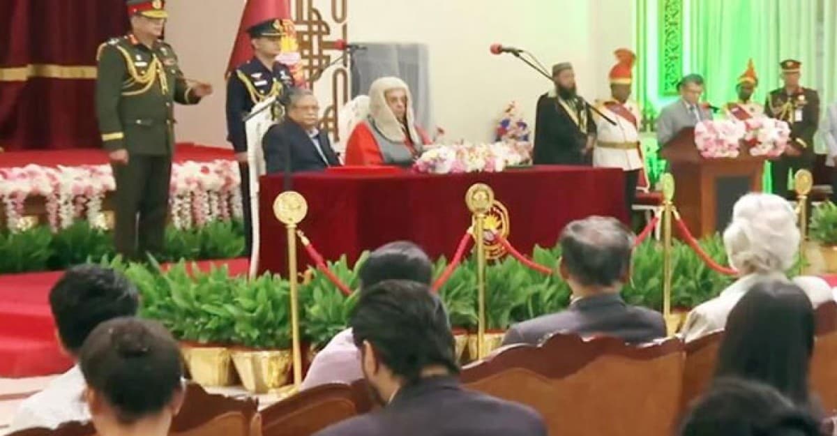 শপথ নিলেন প্রধান বিচারপতি সৈয়দ রেফাত আহমেদ