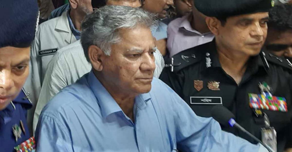 চাটুকারিতা করলে মিডিয়া বন্ধ করে দেওয়া হবে: স্বরাষ্ট্র উপদেষ্টা