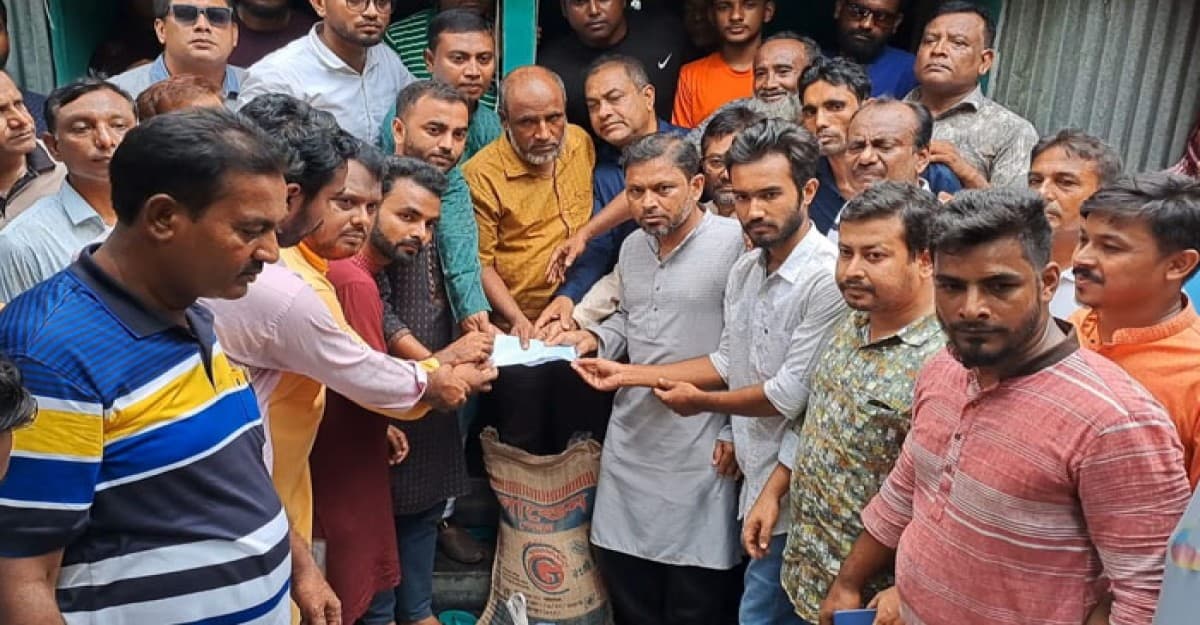 কুষ্টিয়ায় আন্দোলনে নিহতদের পাশে বিএনপি নেতা জাকির সরকার