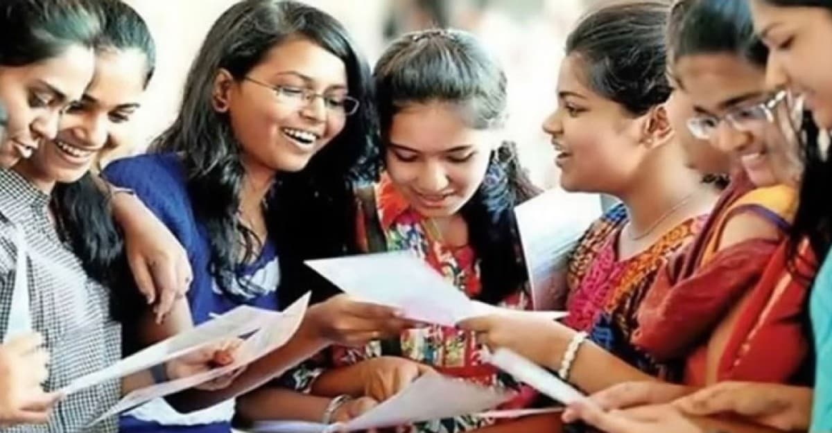 আবারও বাড়ল একাদশে ভর্তির সময়