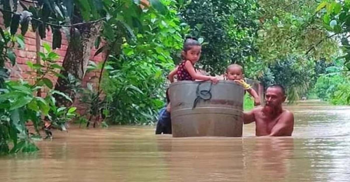 ভয়াবহ বন্যায় এপর্যন্ত চার জেলায় ৮ জনের মৃত্যু