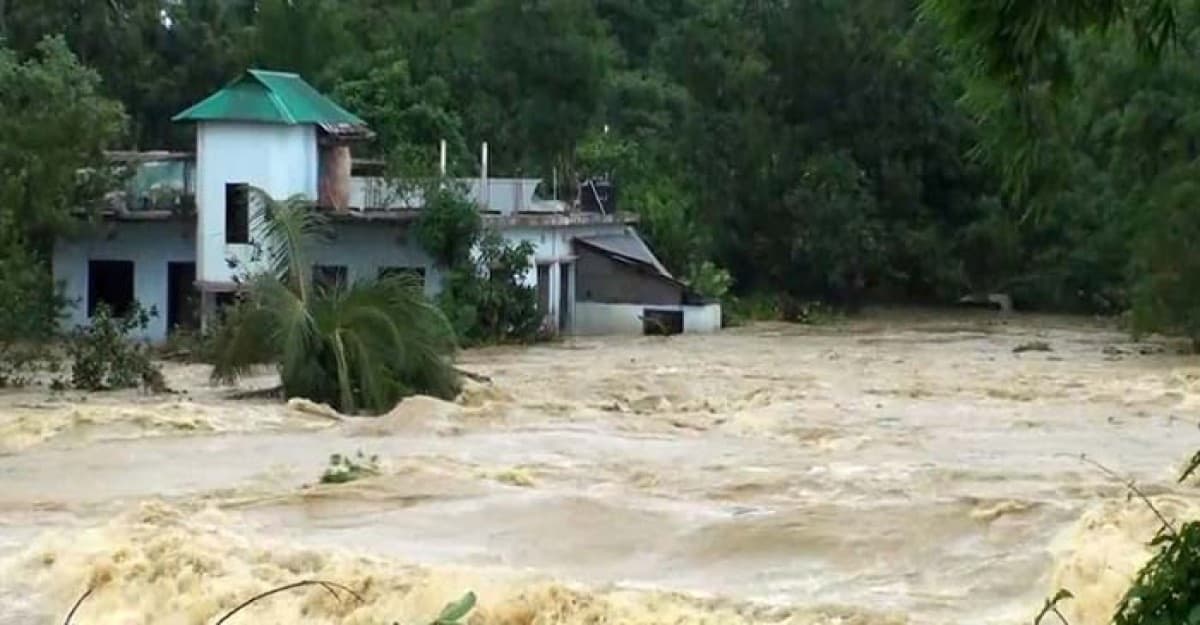 দেশে বন্যায় এখন পর্যন্ত ১৩ জনের মৃত্যু হয়েছে