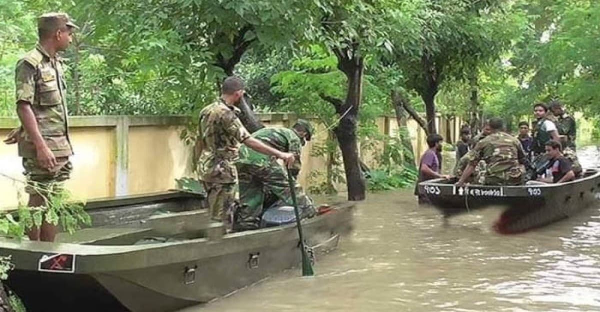 বন্যার্তদের সহায়তায় একদিনের বেতন ত্রাণ তহবিলে দিলেন সেনা সদস্যরা
