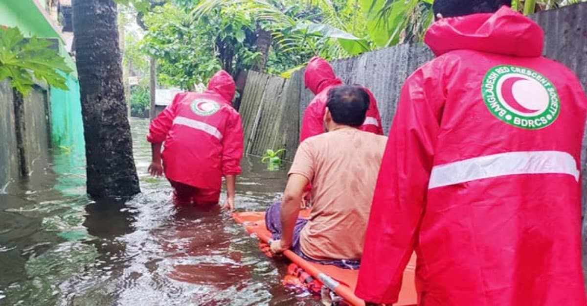 বন্যা দুর্গতদের সব ধরনের মানবিক সহায়তা প্রদান করছে রেড ক্রিসেন্ট সোসাইটি