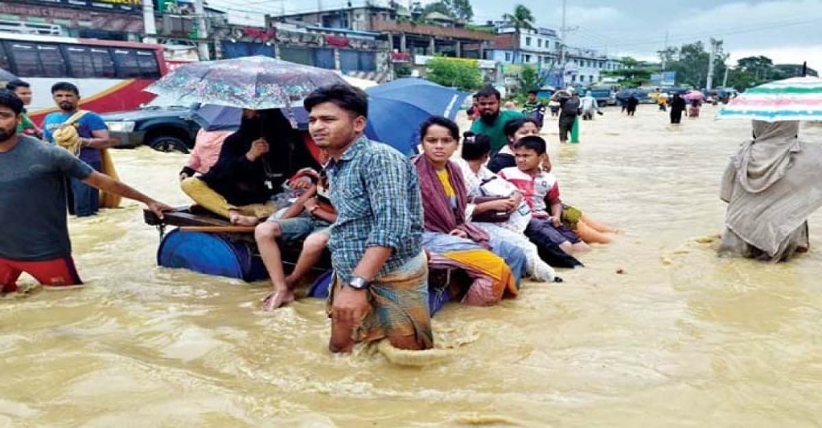 স্মরণকালের ভয়াবহ বন্যায় ১৮ জনের মৃত্যু