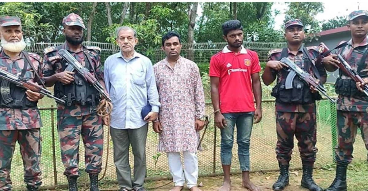 ভারতে পালানোর সময় সাবেক এমপি ফজলে করিম আটক