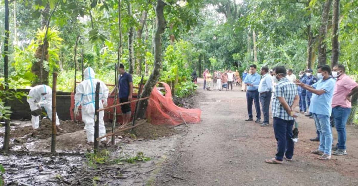 দুমকিতে ছাত্র আন্দোলনে নিহত মিলনের লাশ ৫১ দিন পর কবর থেকে উত্তোলন