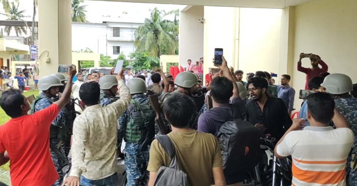 সমন্বয়হীনতায় ভুগছে বরগুনার সমন্বয়করা! চলছে হট্টগোল