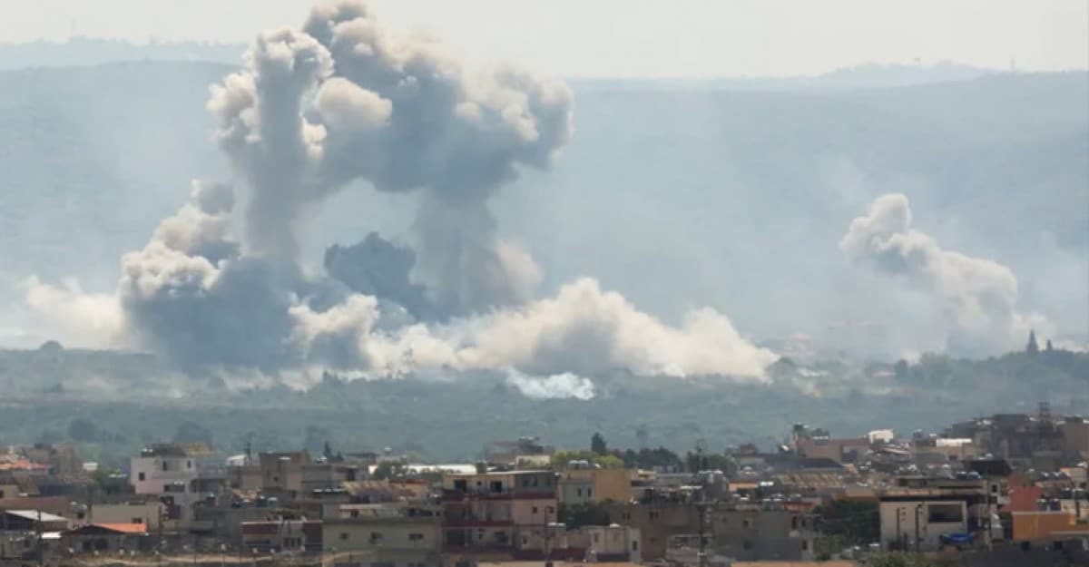লেবাননে ইসরায়েলের ভয়াবহ বিমান হামলায় নিহত ১০০