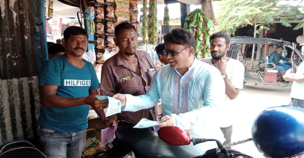 মোংলায় নিরাপদ সড়ক দাবীতে লিফলেট বিতরণ-পথসভা