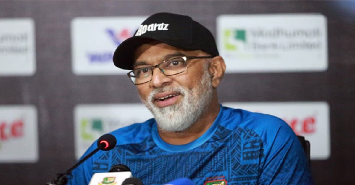 হাথুরুসিংহেকে বরখাস্ত করল বিসিবি