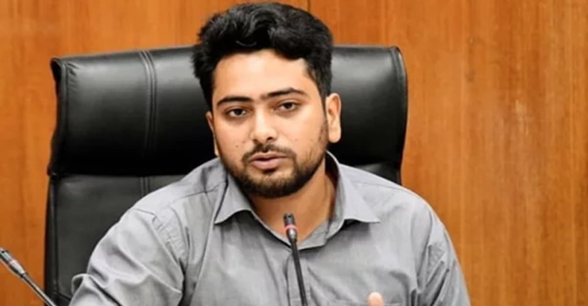 রাষ্ট্রপতি অপসারণ সাংবিধানিক প্রশ্ন নয় রাজনৈতিক সিদ্ধান্ত: তথ্য উপদেষ্টা