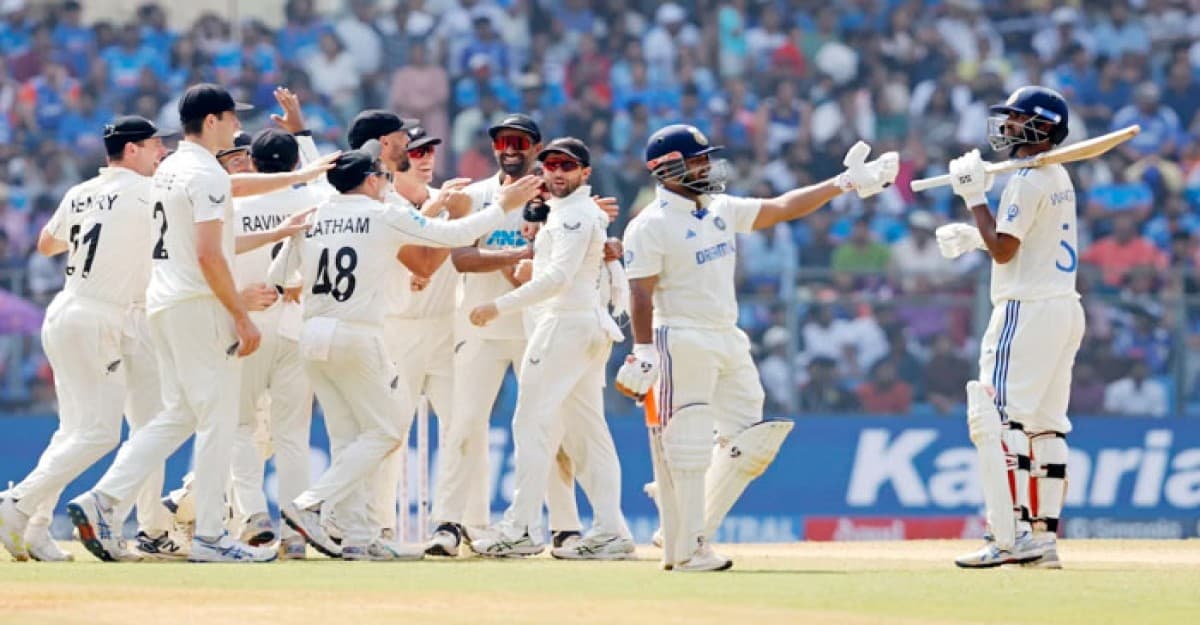 ২৪ বছর পর ঘরের হোয়াইটওয়াশের লজ্জায় ডুবল ভারত