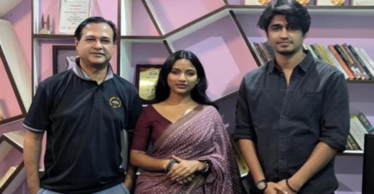 আসিফের গানের মডেল আলোচিত ফারজানা সিঁথি