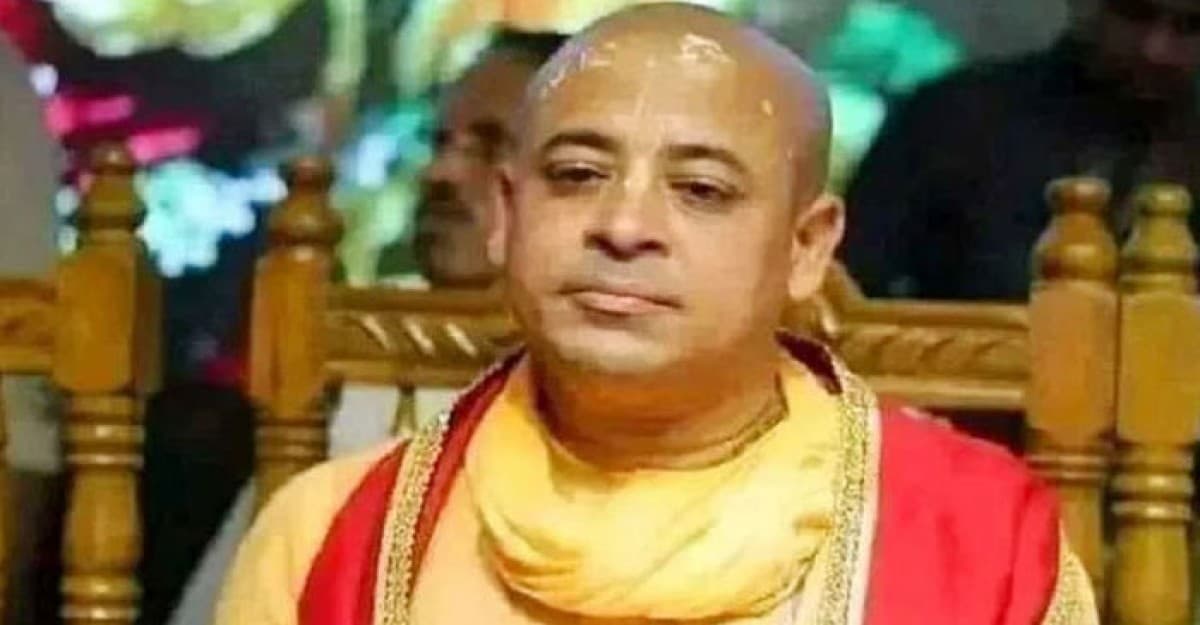 বিমানবন্দর থেকে ডিবি হেফাজতে সনাতন মঞ্চের চিন্ময় কৃষ্ণ