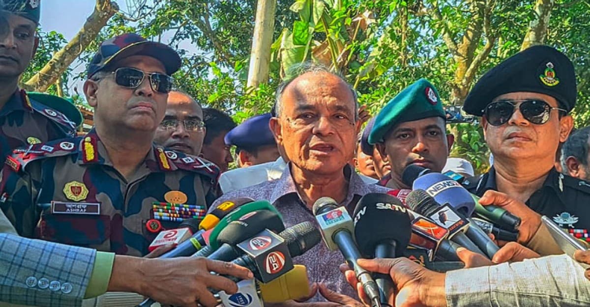 ভারতীয় মিডিয়ার অপপ্রচারের বিরুদ্ধে সত্য তুলে ধরুন: স্বরাষ্ট্র উপদেষ্টা