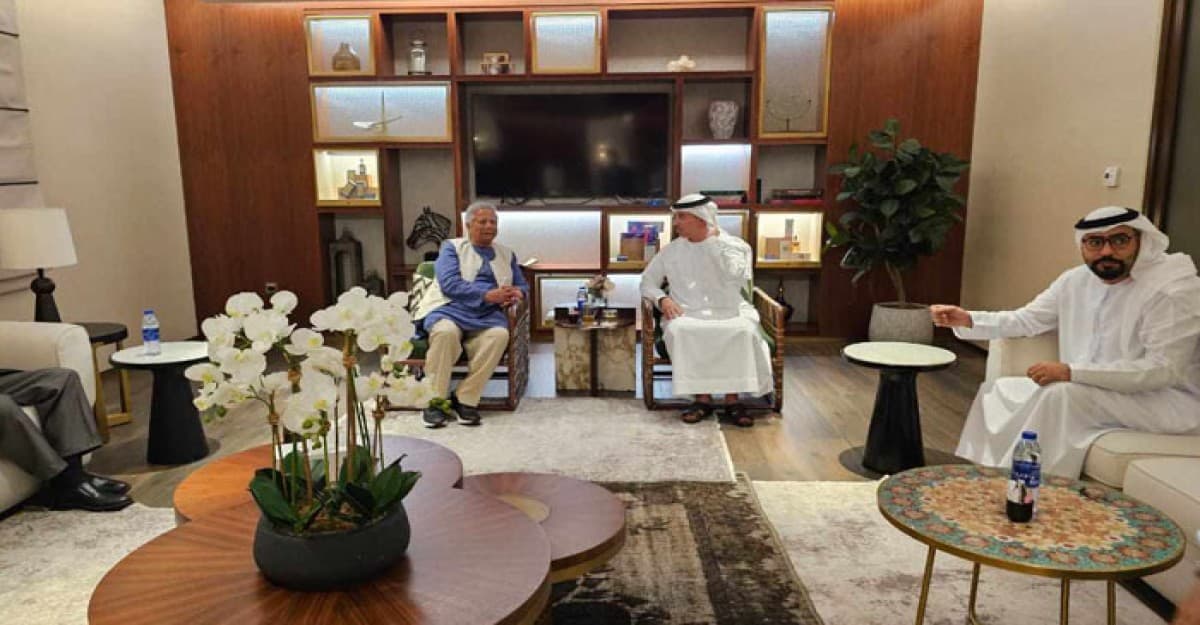 দুবাই পৌঁছেছেন প্রধান উপদেষ্টা