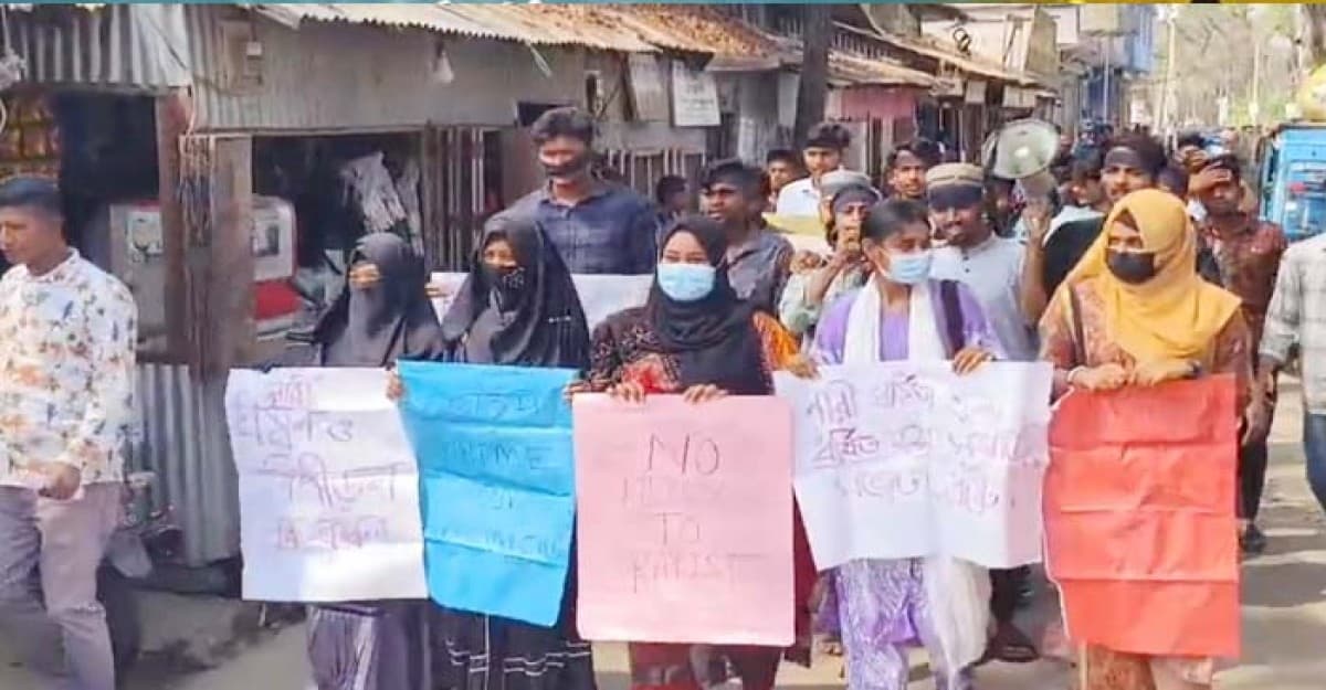 ধর্ষণ, নারী নির্যাতনে জড়িতদের শাস্তির দাবিতে কলাপাড়ায় মানববন্ধন