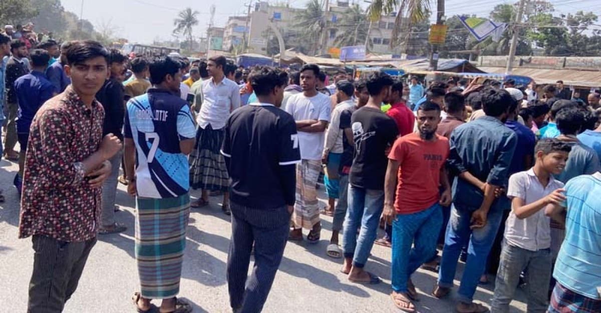 শ্রীপুরে অটো চালককে হত্যার অভিযোগে ঢাকা-ময়মনসিংহ মহাসড়ক অবরোধ