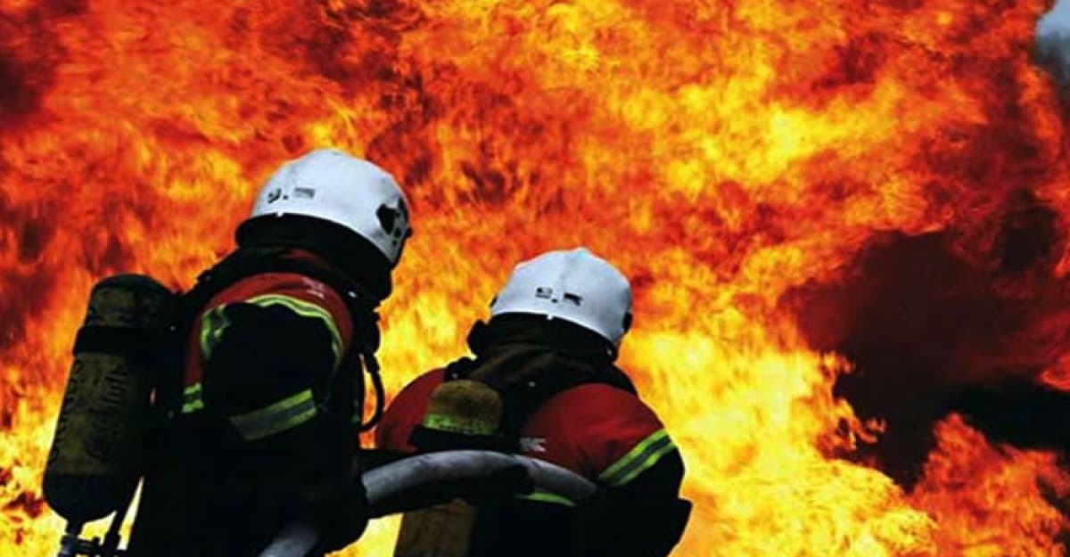 রাজধানীর ভাষানটেকে বস্তিতে আগুন, নিয়ন্ত্রণে ৫ ইউনিট