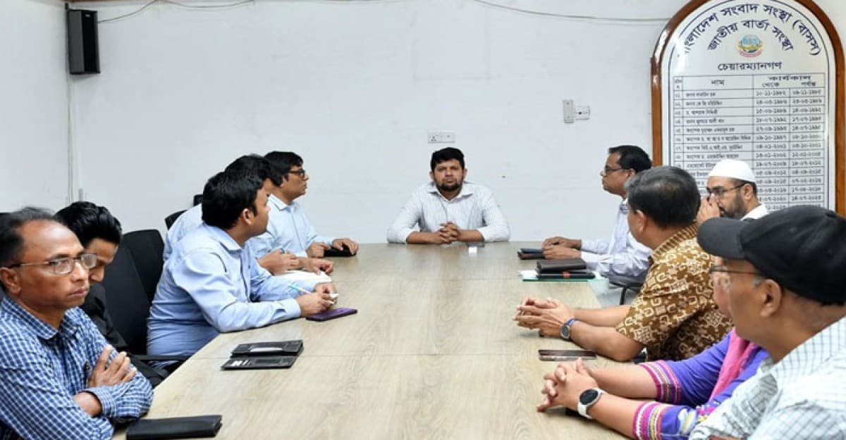 গণঅভ্যুত্থানে বিজয়ী শক্তি দেশ চালাচ্ছে: তথ্য উপদেষ্টা