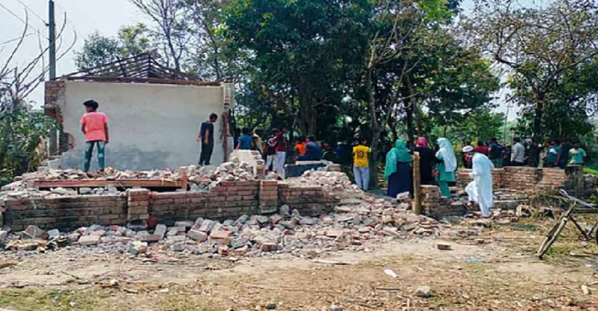 মাগুরায় ধর্ষকের বাড়িতে আবারও ভাঙচুর, লুটপাট