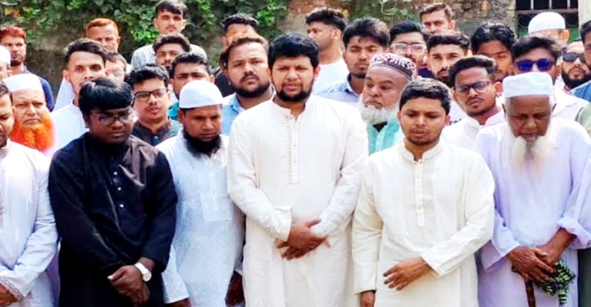 আলোচনা ও সতর্কতায় কাজ না হলে হার্ডলাইনে যাবে সরকার: মাহফুজ আলম