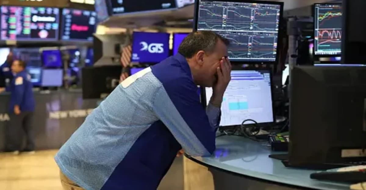 চীনের পালটা শুল্কারোপে মার্কিন শেয়ারবাজারে ধস