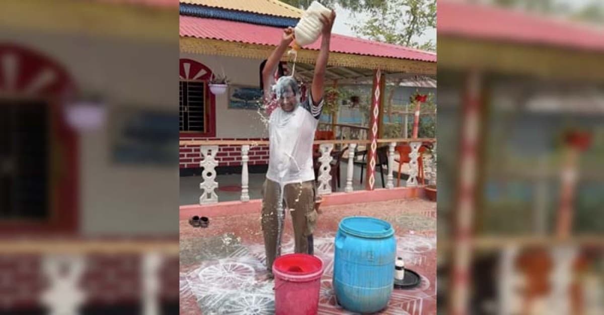 স্ত্রী তালাক দেওয়ায় দুধ দিয়ে গোসল করলেন টিকটকার