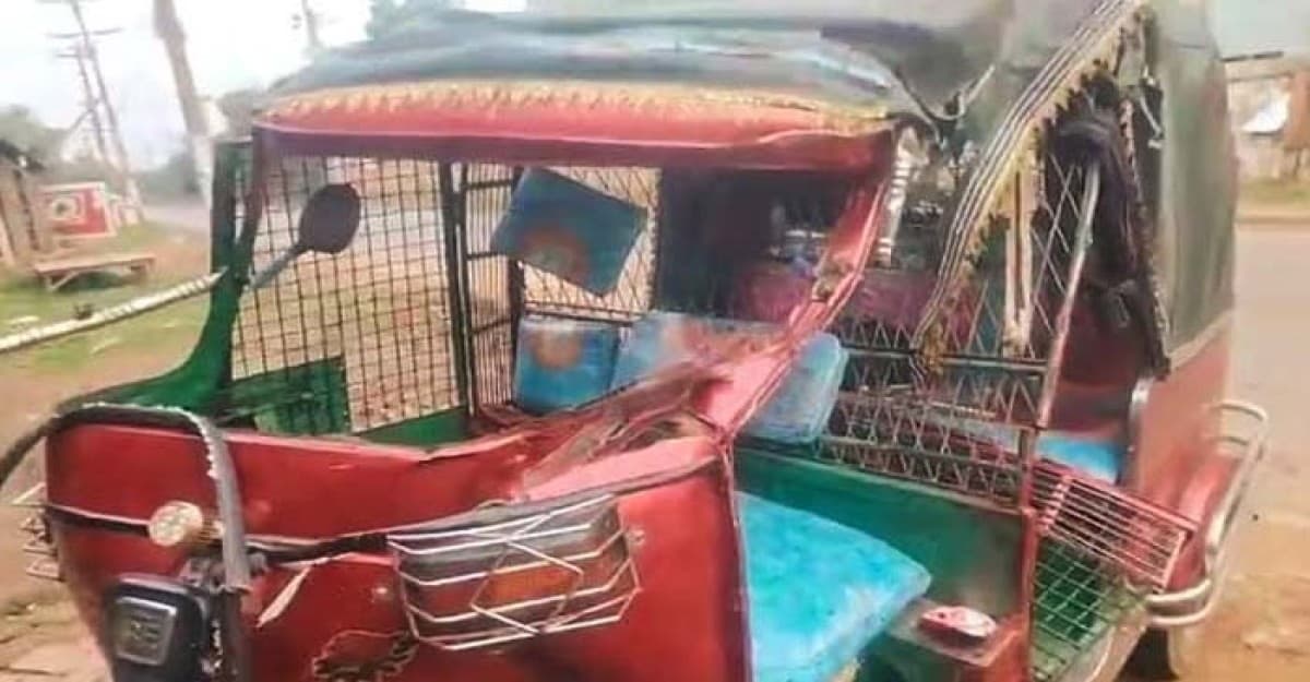 শ্রীপুরে ট্রাকের সঙ্গে সিএনজির ধাক্কায় ধান কাটা শ্রমিক নিহত