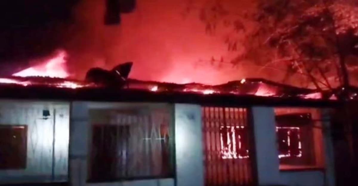 কুড়িগ্রামে চাঁদার টাকা না পেয়ে বাড়ি পুড়িয়ে দেয়ার অভিযোগ