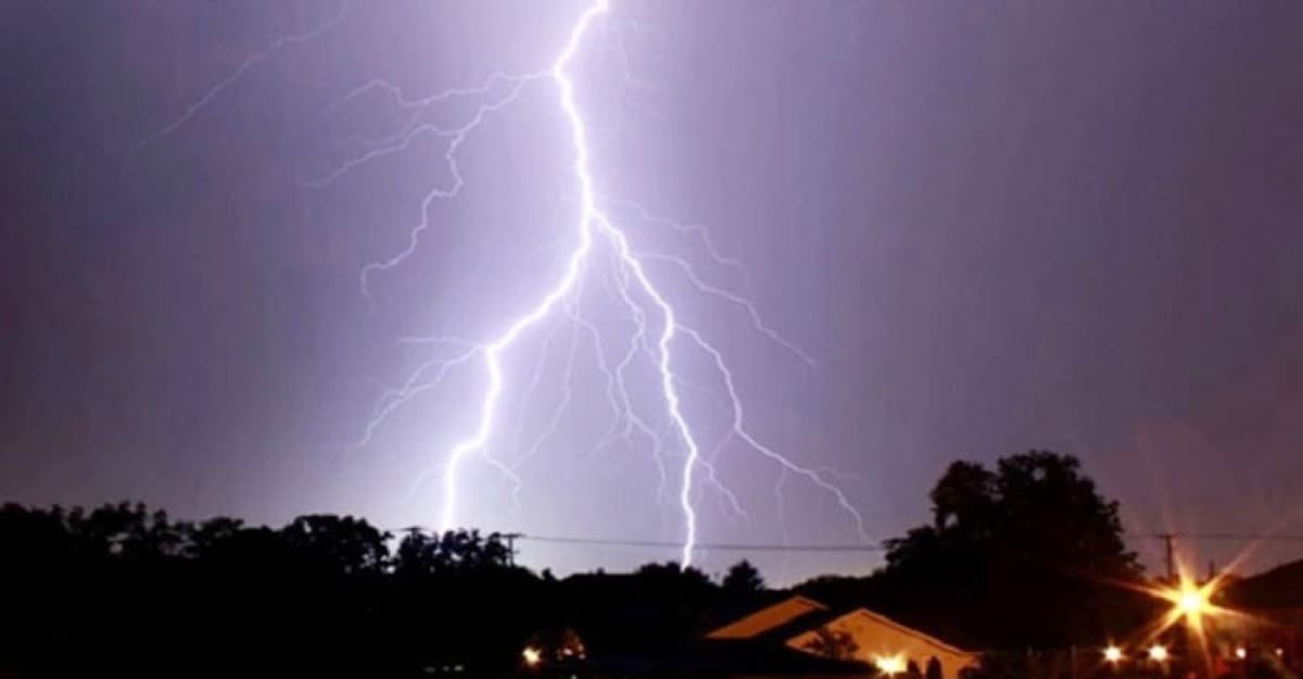 কিশোরগঞ্জে বজ্রপাতে প্রাণ গেল তিন ছাত্রী ও এক কৃষকের