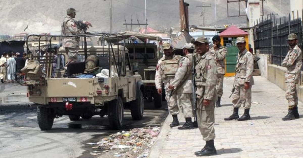 পাকিস্তানে ভয়াবহ বোমা হামলায় ৭ সেনা নিহত