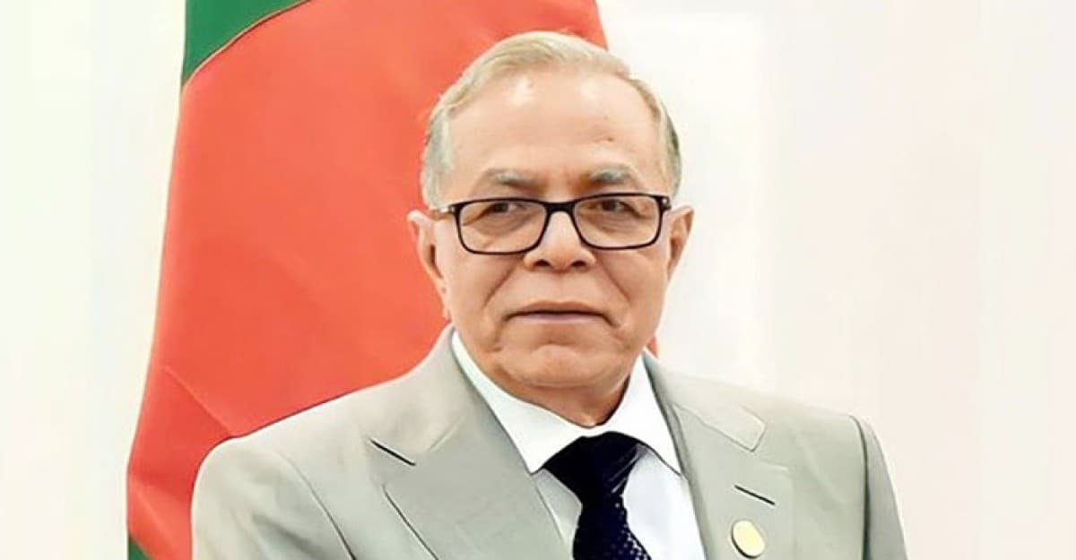 দেশ ছাড়লেন সাবেক রাষ্ট্রপতি আবদুল হামিদ