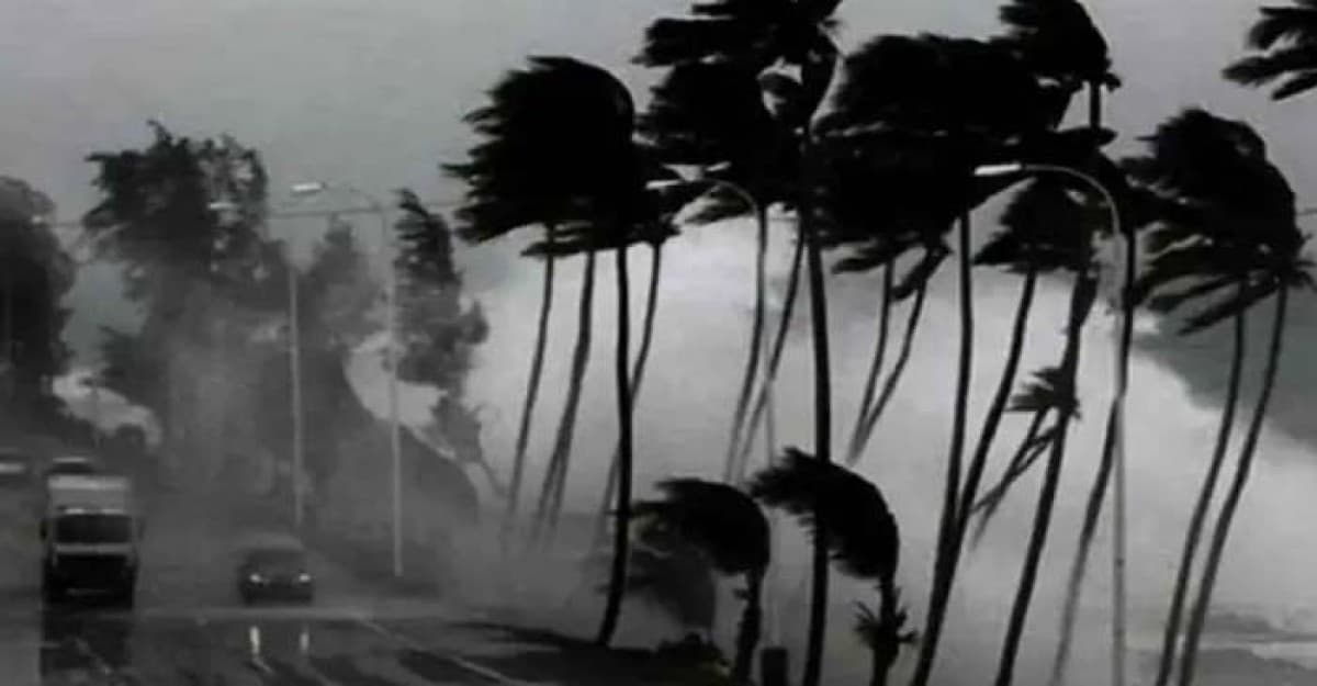 ৬০ কিলোমিটার বেগে ঝড়ের পূর্বাভাস, সতর্কতা জারি