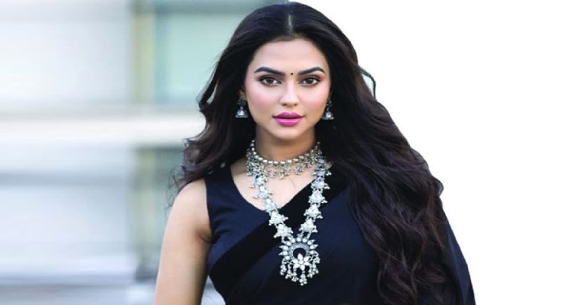 শাহজালাল বিমানবন্দর থেকে নুসরাত ফারিয়া আটক