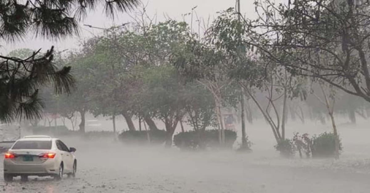 পাকিস্তানে ঝড়-বৃষ্টিতে ১৩ জনের মৃত্যু, আহত ৯২