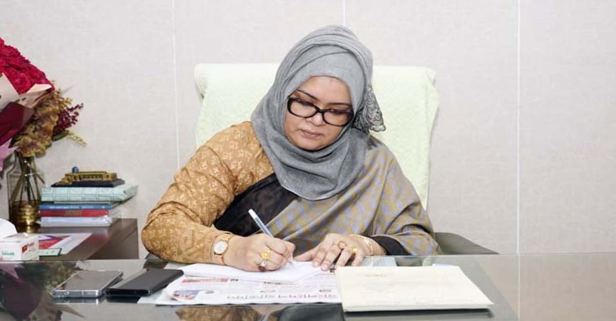 অধ্যাপক কামরুন নাহার পলিনের স্বাস্থ্য শিক্ষায় অ্যাওয়ার্ড অর্জন