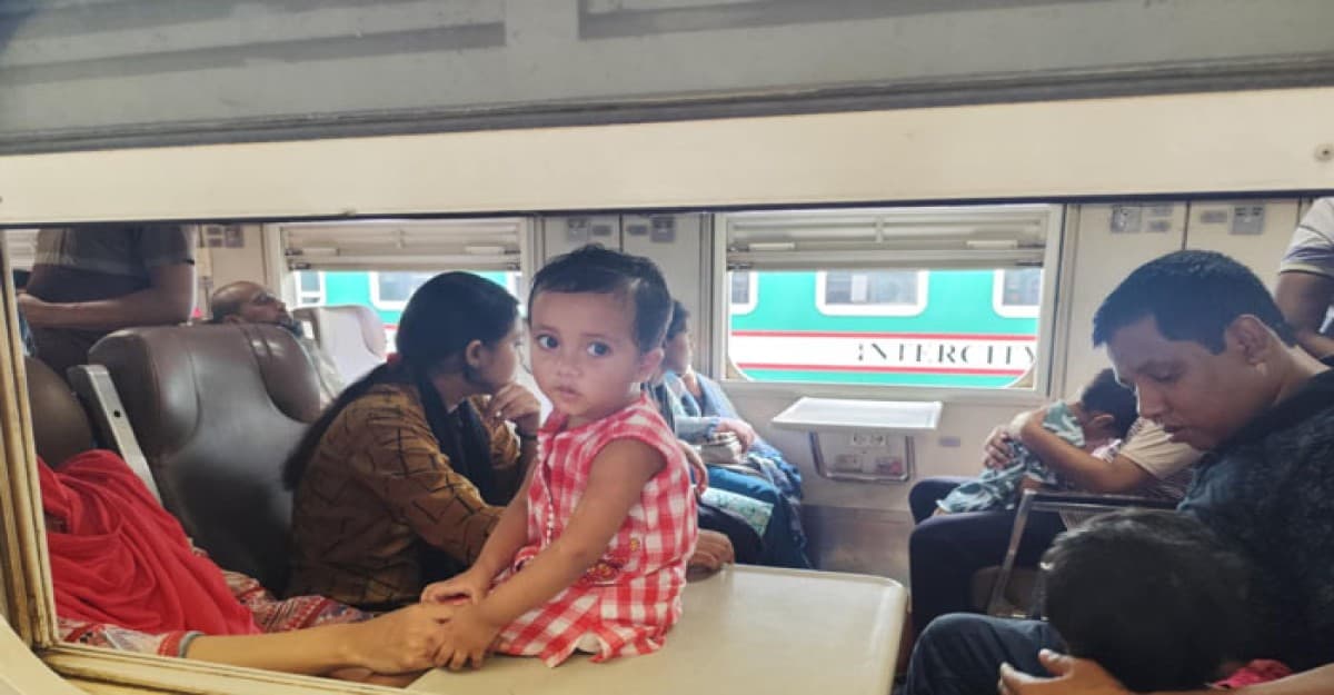 ঈদের ফিরতি যাত্রায় মাস্ক পরার অনুরোধ রেলপথ মন্ত্রণালয়ের