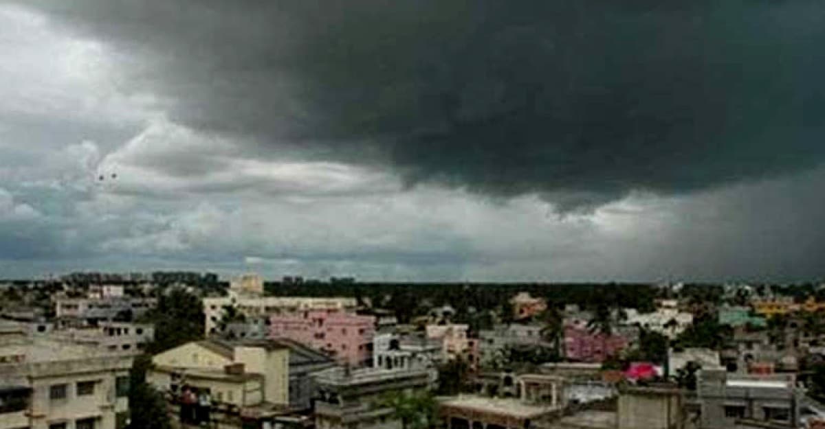 ঢাকার আকাশ মেঘাচ্ছন্ন, বৃষ্টিপাতের সম্ভবনা