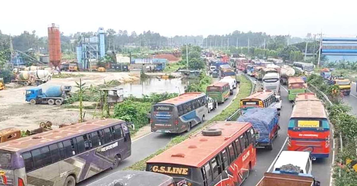 যমুনা সেতুর ওপর ১৫ গাড়ি বিকল, দীর্ঘ যানজটের সৃষ্টি