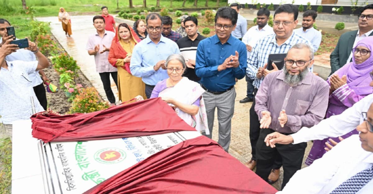 দেশীয় জাতের গবাদিপশু বিশ্বমানের পর্যায়ে উন্নীত করা সম্ভব: প্রাণিসম্পদ উপদেষ্টা