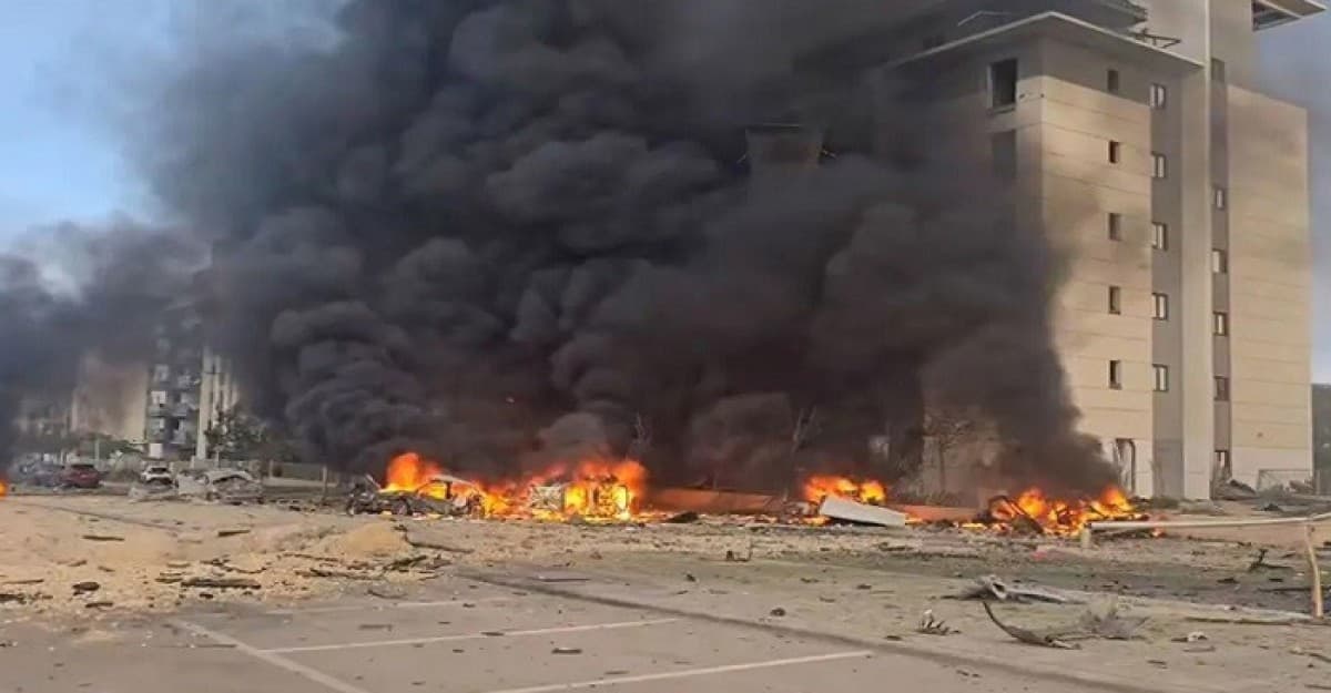 এবার ইসরাইলে মাইক্রোসফট ভবনের কাছে ইরানের হামলা