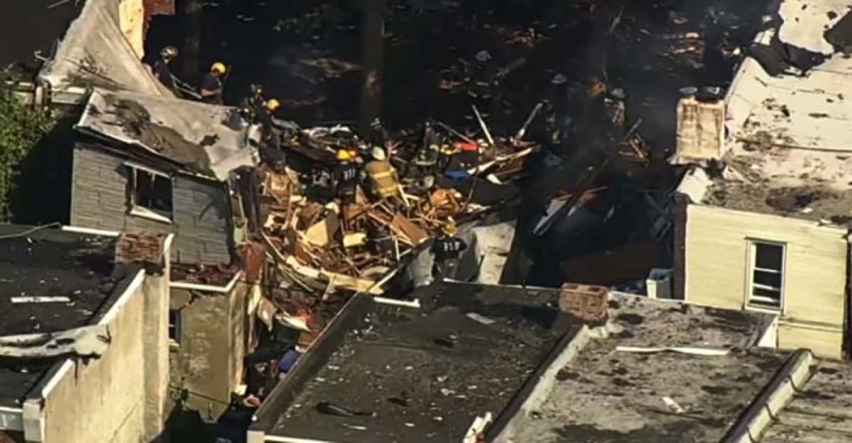 যুক্তরাষ্ট্রে ভয়াবহ বিস্ফোরণ, ধসে পড়ল তিন ভবন