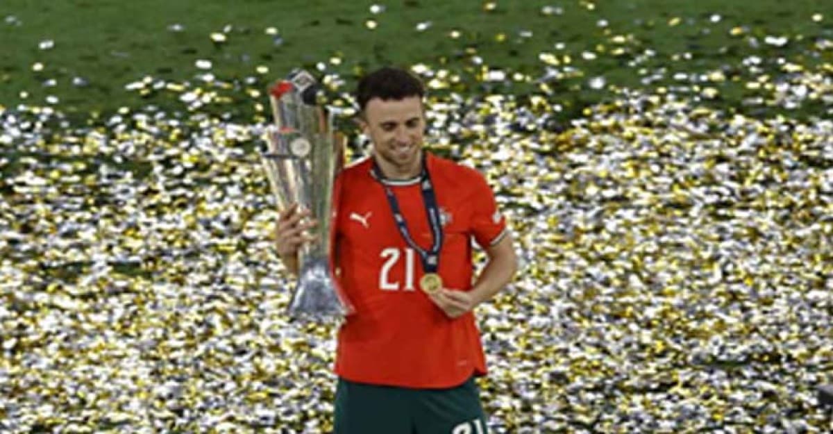 বিয়ের ১২ দিনের মাথায় না ফেরার দেশে লিভারপুলের পর্তুগিজ তারকা