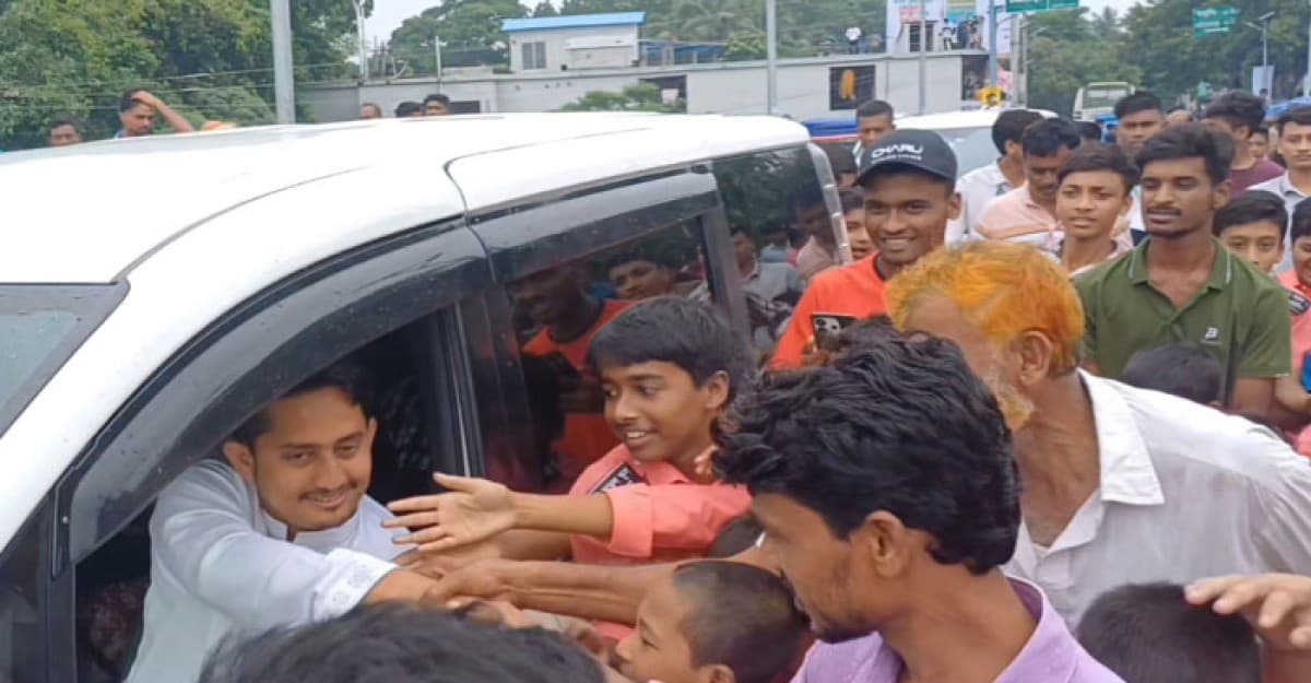 শিক্ষার্থীদের দেখে ক্ষুব্ধ সার্জিস আলম, পরে কণ্ঠে ঝরে পড়ে আবেগ