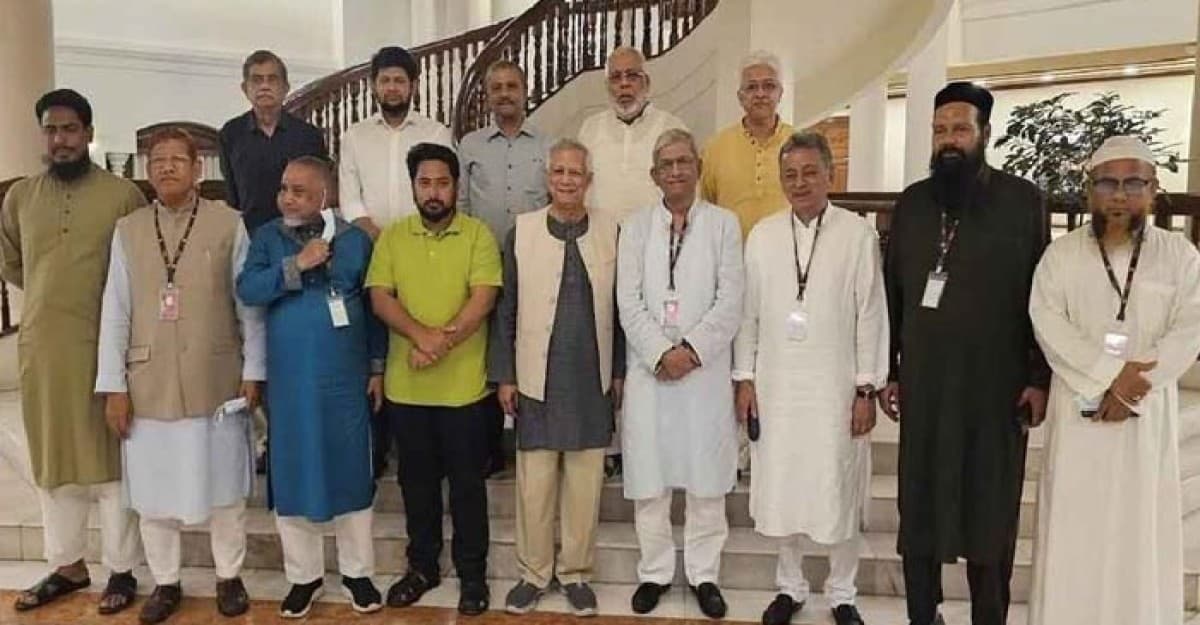 বৈঠক শেষে প্রধান উপদেষ্টার পাশে থাকার আশ্বাস চার দলের