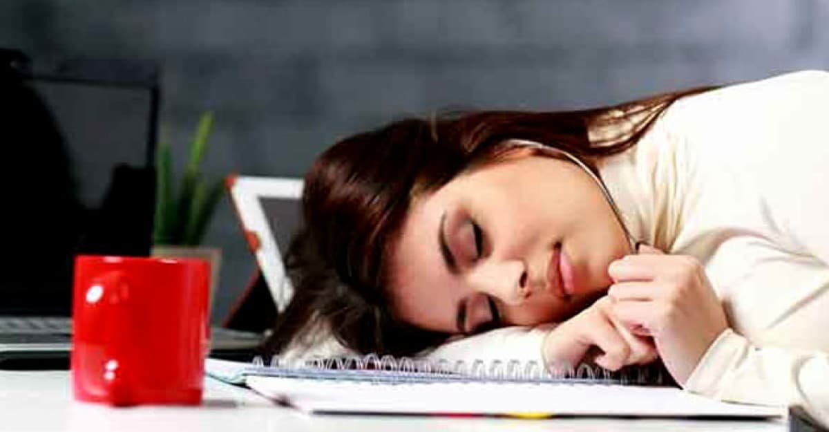 দুপুরে খাবারের পর ঘুম পাচ্ছে, কোনো রোগ নয় তো