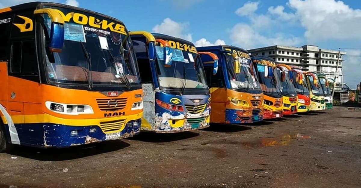 পাবনায় অনির্দিষ্টকালের জন্য সব রুটে পরিবহন ধর্মঘট